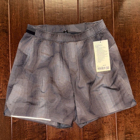 Men's Patterned Gray Lululemon Surge Shorts - Picture 1 of 4
